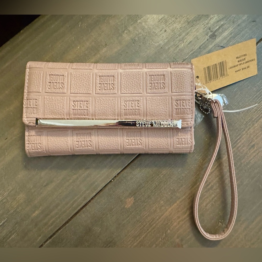 Steve Madden Wristlet